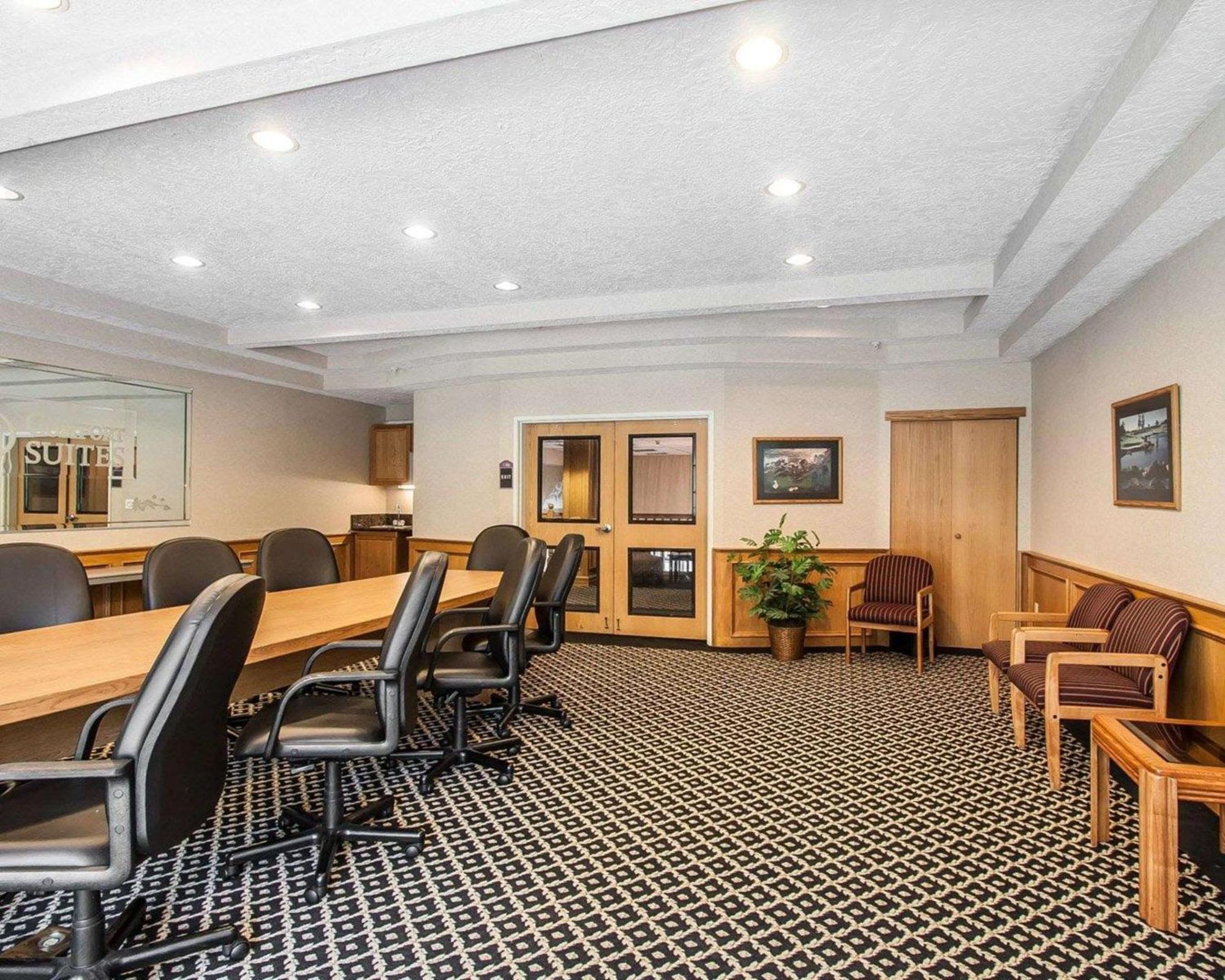 קלקאמאס Comfort Suites מראה חיצוני תמונה