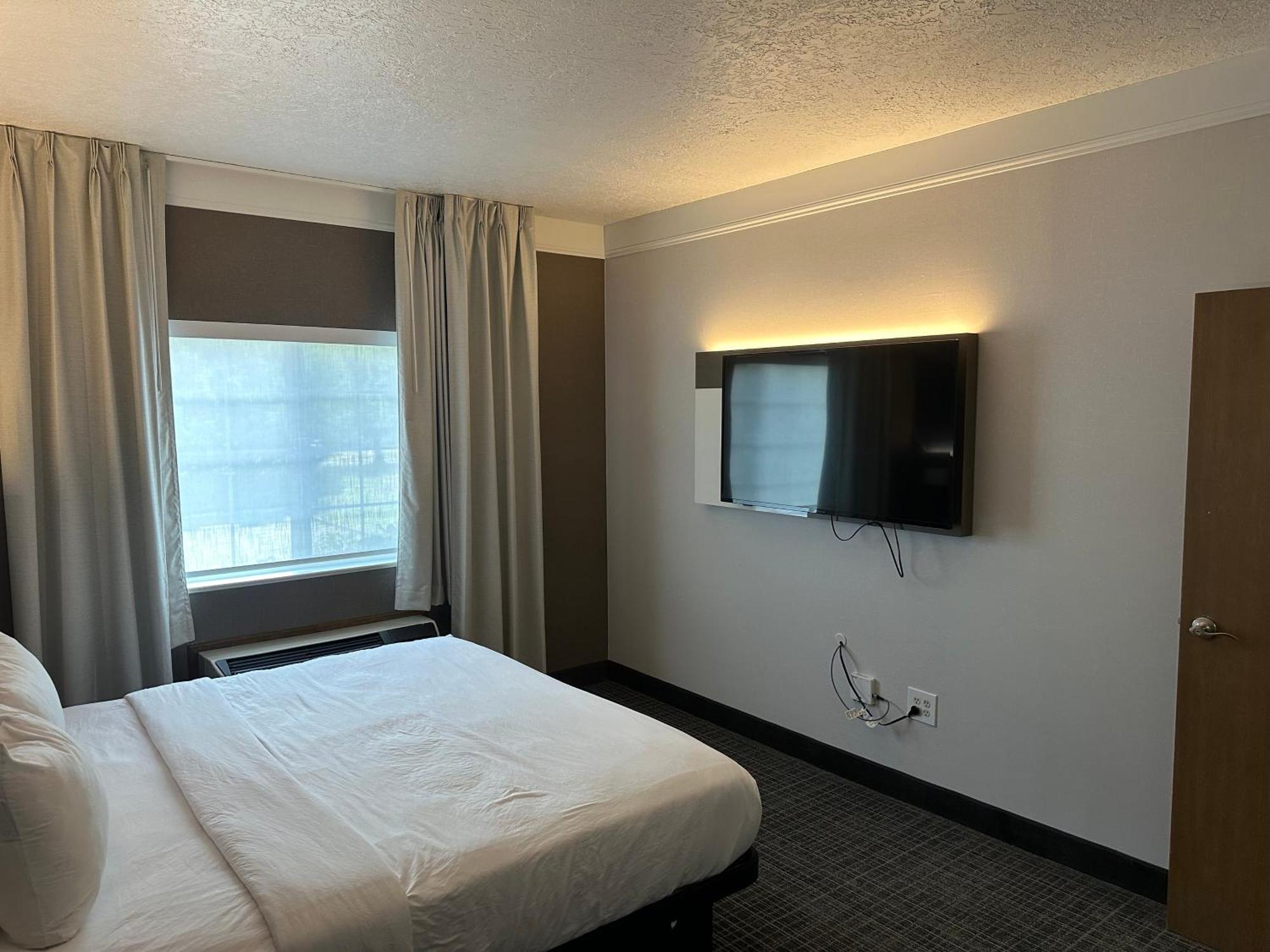 קלקאמאס Comfort Suites מראה חיצוני תמונה