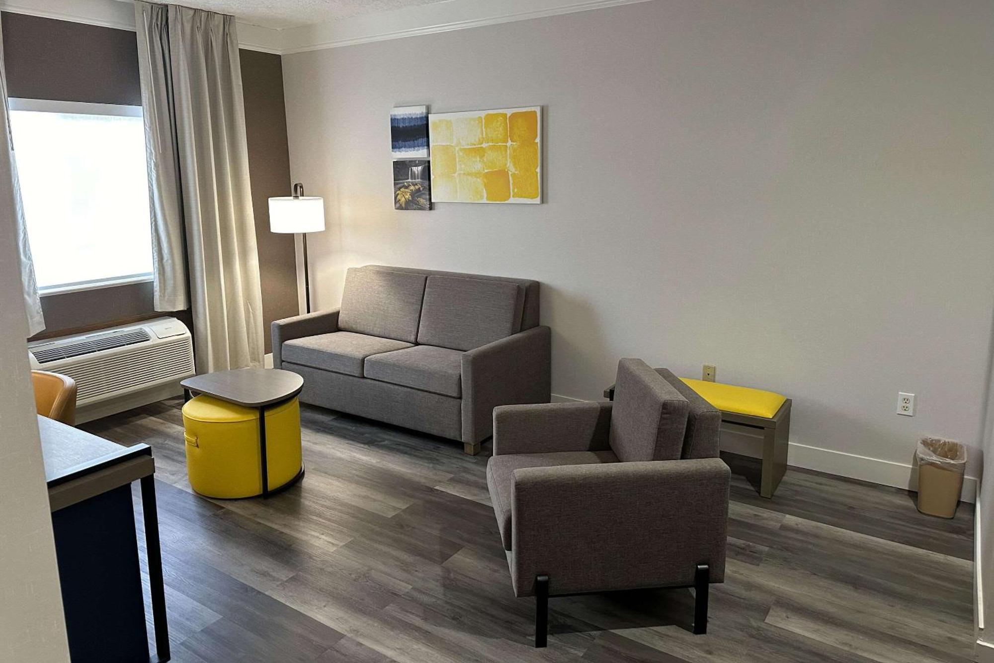 קלקאמאס Comfort Suites מראה חיצוני תמונה