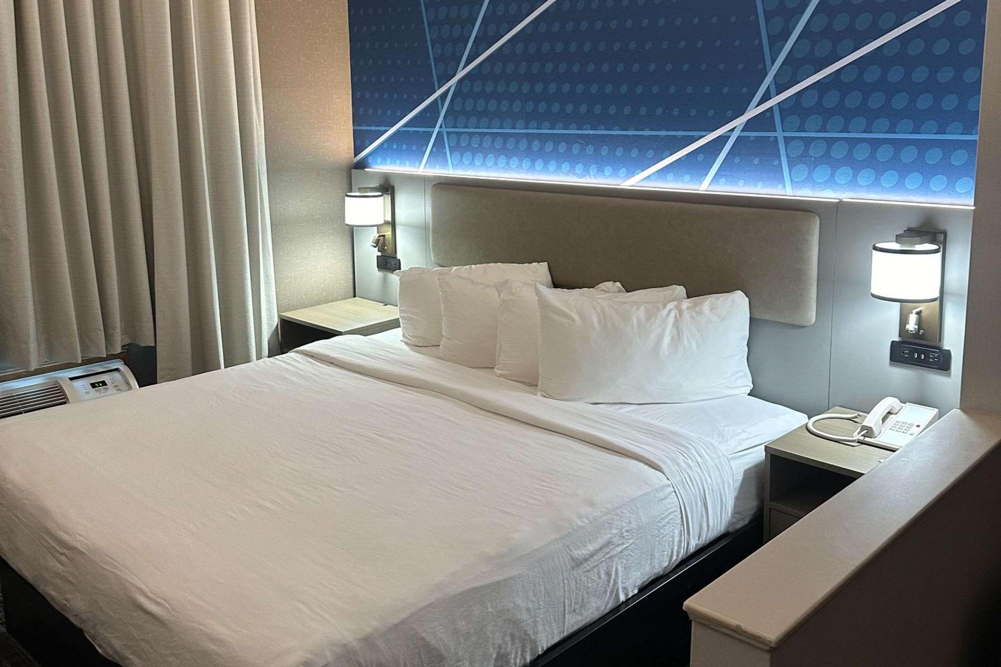 קלקאמאס Comfort Suites מראה חיצוני תמונה