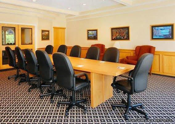 קלקאמאס Comfort Suites מראה חיצוני תמונה